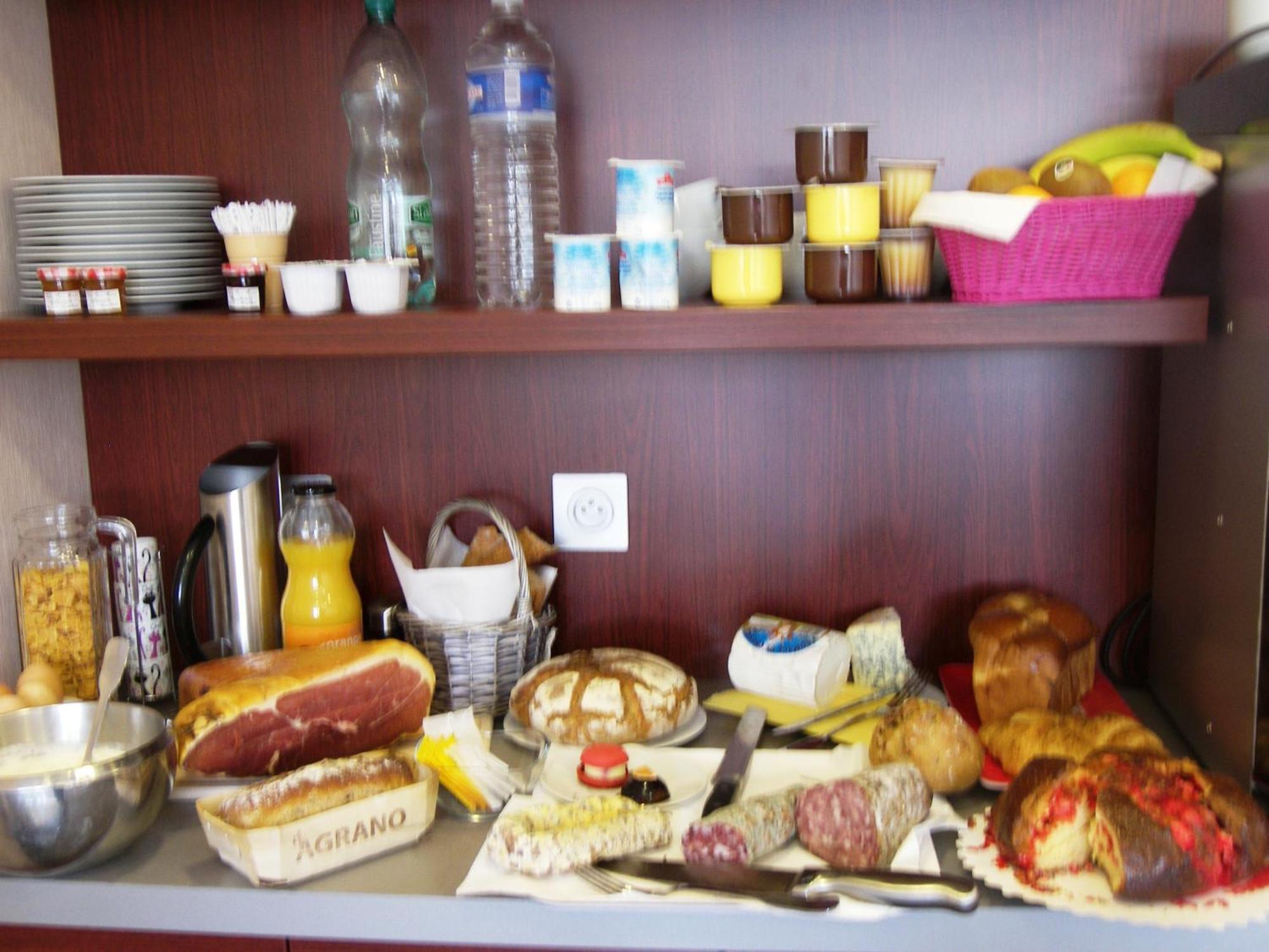 Montverdun Hostellerie Del Matin Calme מראה חיצוני תמונה